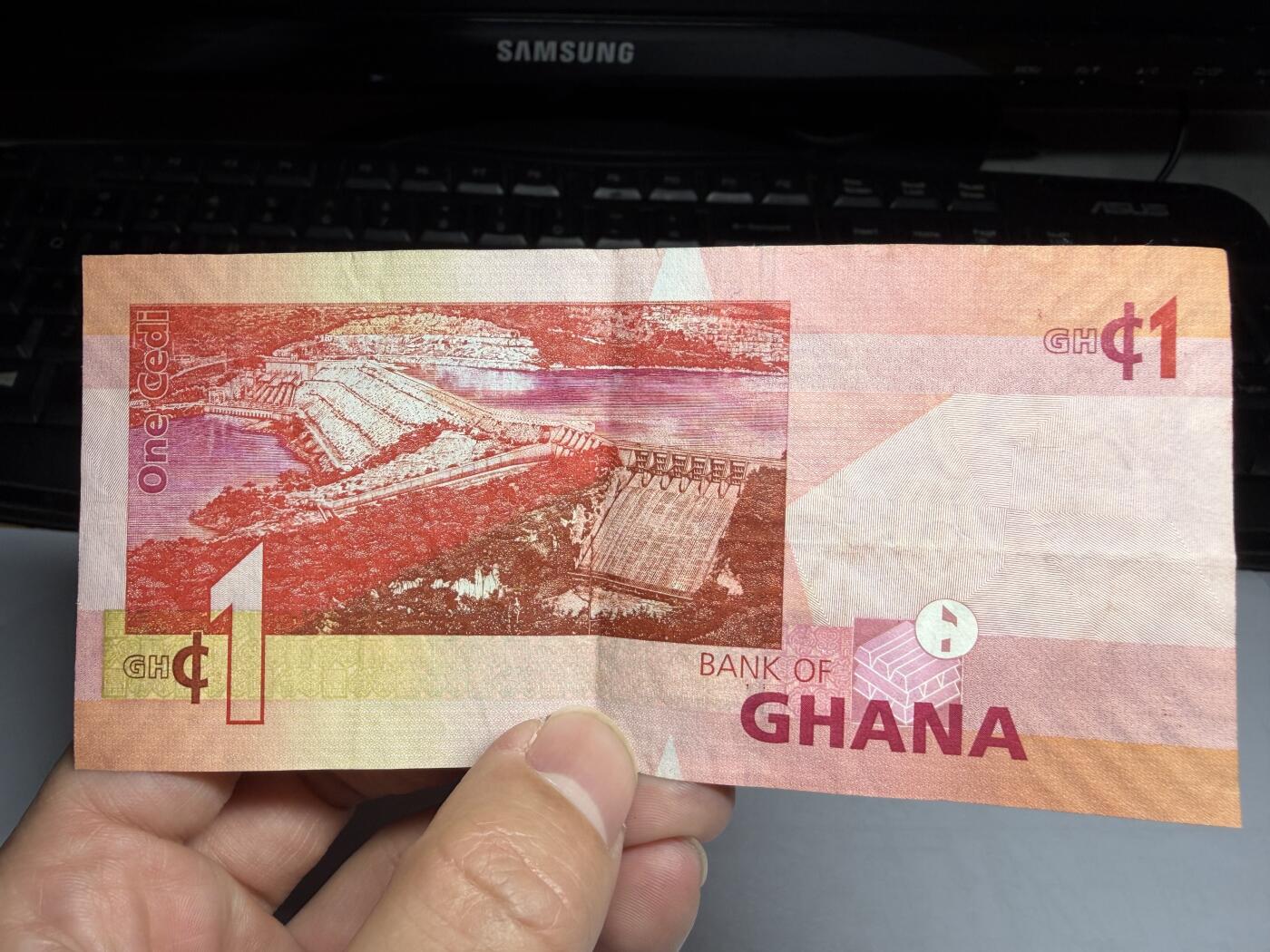 2026年集古藏今外币拍卖第一期-第3场—（总第300拍-纸币专场），本期拍完结算一次，发货时间2-3天，休息几天后继续新的一期拍卖。 2007年加纳1元