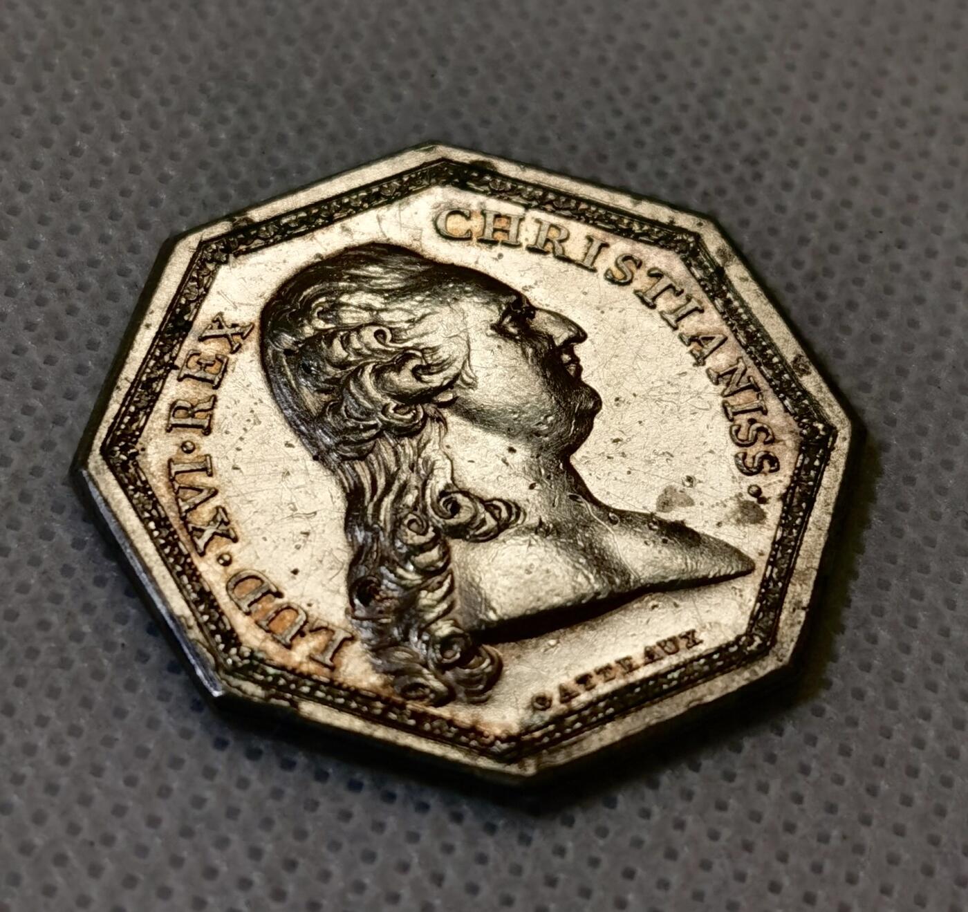 甄臻铺-世界币章拍卖（第46期）送拍享返佣金等优惠多多（1月10日精品场，敬请期待）