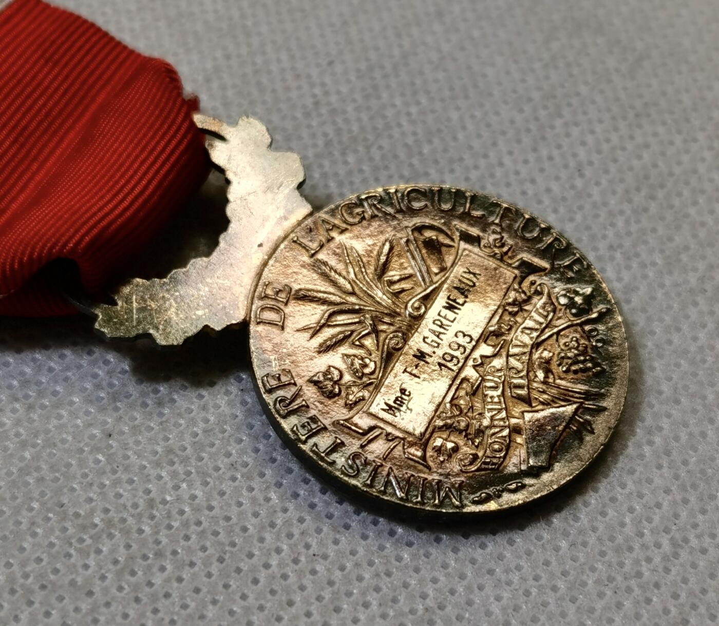 甄臻铺-世界币章拍卖（第46期）送拍享返佣金等优惠多多（1月10日精品场，敬请期待） 法国金级荣誉奖章特别版 纯银镀金 金棕榈勋饰 16.5克 925银 1993年实发