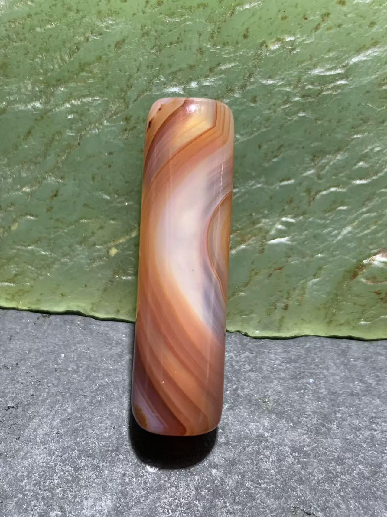 精美天眼纹缠丝玛瑙直桶，桶珠一个，