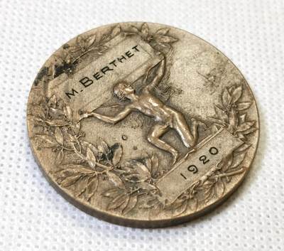 甄臻铺-世界币章拍卖（第46期）送拍享返佣金等优惠多多（1月10日精品场，敬请期待） 法国鲁昂大铜章 直径42mm 重量36g，细节见图