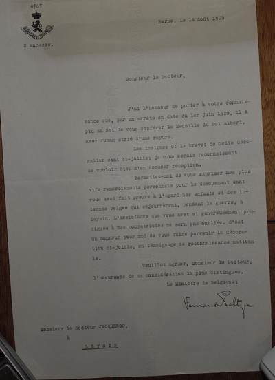 凯旋世界勋赏（第21期冬季大拍）（欢迎送拍）（对拍品有疑问请询问客服，不接受到手刀，出价默认拍品品相。请认真阅读拍卖规则！出价默认已认可！）（收到货请录制开箱视频，无视频概不处理问题。） - 一战 比利时王国 国王阿尔贝奖章 正式公函 1920年由比利时驻瑞士大使亲签 授予 马克 雅克罗德医生 （1875-1947）结核病专家，一战期间担任瑞士莱森疗养院主管，救治伤兵和难民