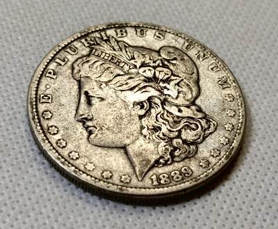 甄臻铺-世界币章拍卖（第46期）送拍享返佣金等优惠多多（1月10日精品场，敬请期待） 美国 1889年 摩根银元 老味道， 原汁原味，味道没得说，一眼大开门，喜欢不容错过！