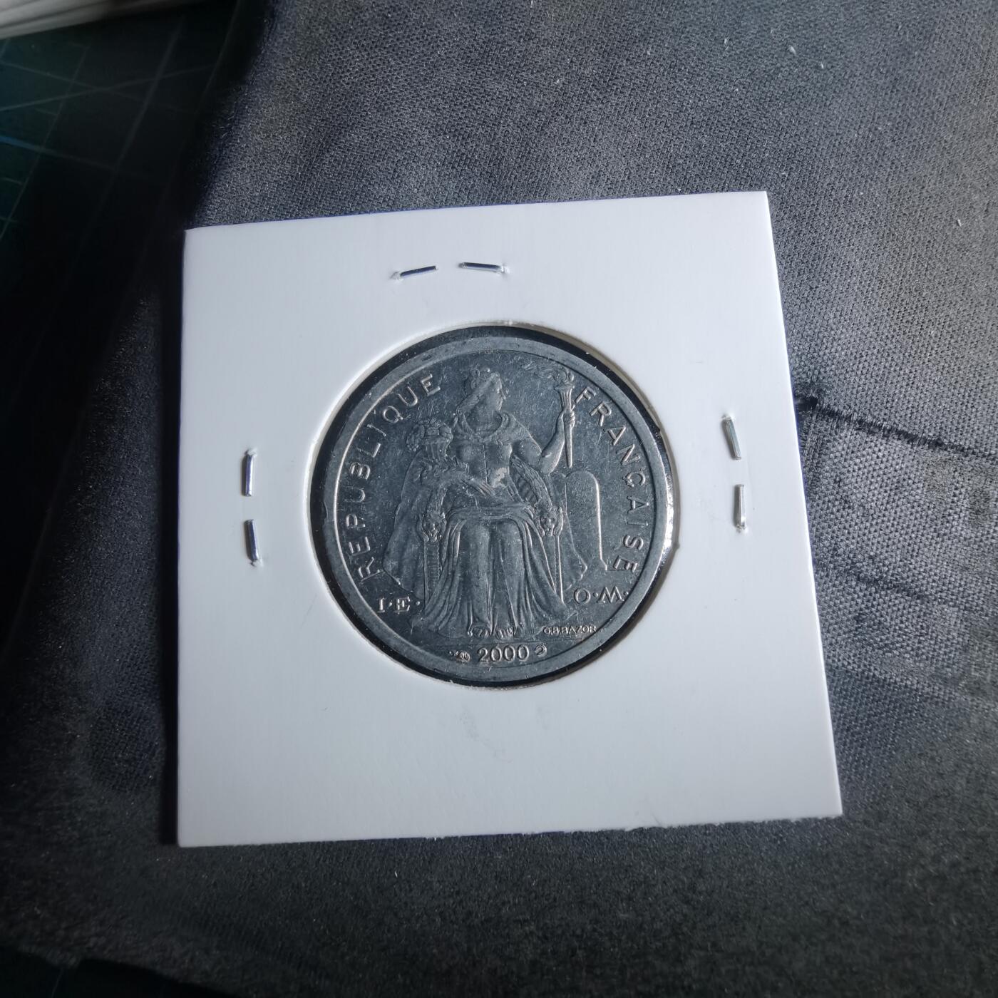 沼泽如烟--第956场 法属新喀里多尼亚2000年2法郎