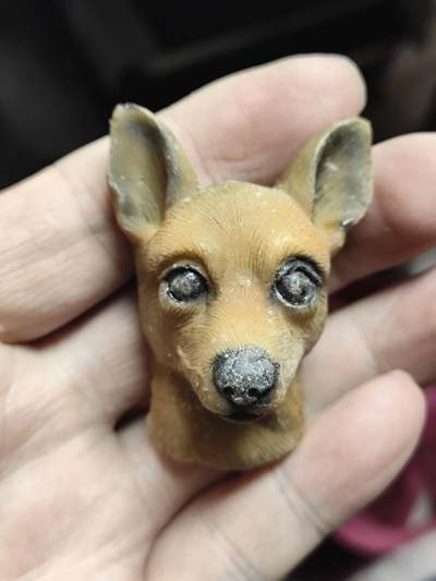 风光无限，精美冰箱贴A - 小鹿犬（吉娃娃）造型的创意磁性树脂冰箱贴‌