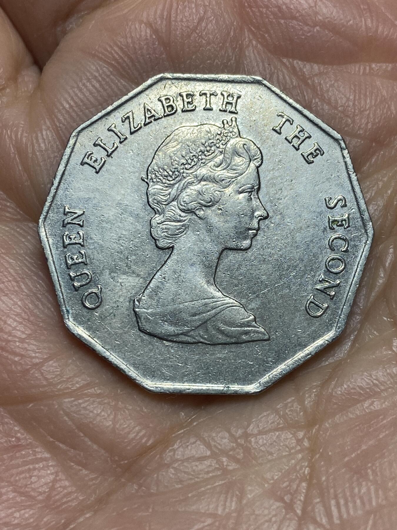 2026年第五场(总第一百七十四场）外国好品散币场(免佣金) 东加勒比1999年1元(伊丽莎白二世中年花冠第二版)