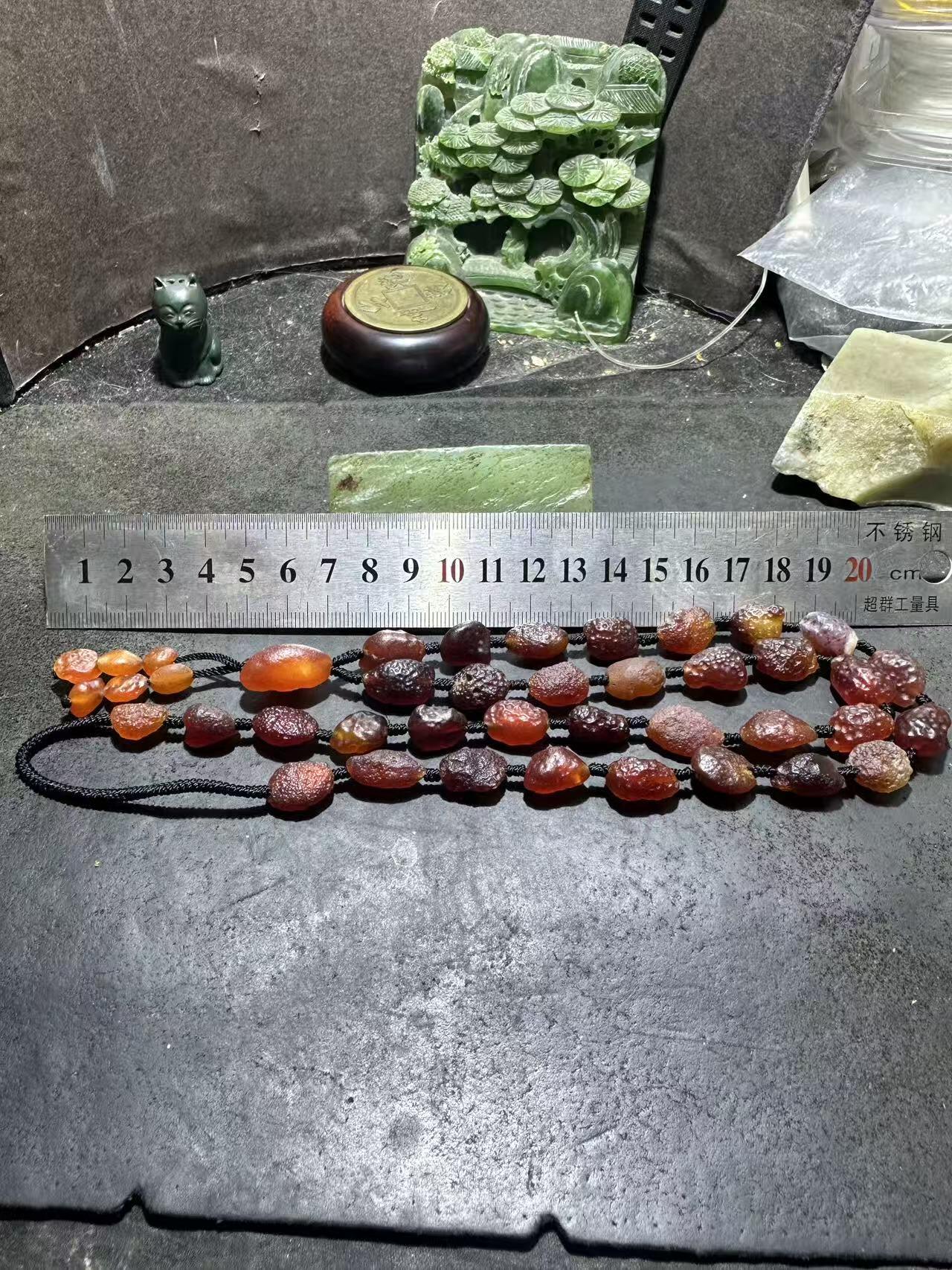 精美天然戈壁阿拉善麻皮樱桃红项链一条 ，