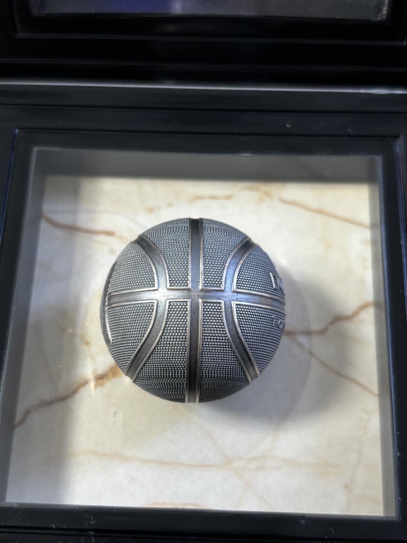 第187期拍卖 萨摩亚2021年篮球1盎司仿古3D立体球形纪念银币，999银，发行999枚