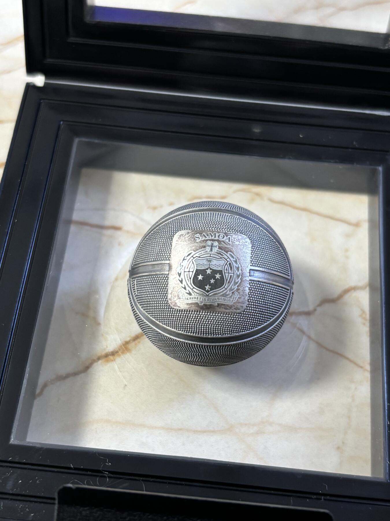 第187期拍卖 萨摩亚2021年篮球1盎司仿古3D立体球形纪念银币，999银，发行999枚