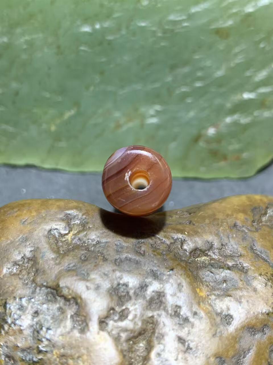 精美天眼纹缠丝玛瑙直桶，桶珠一个，