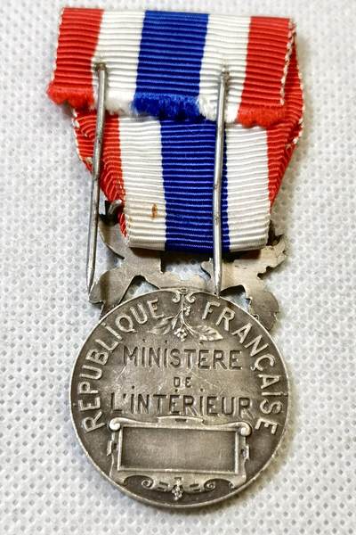 甄臻铺-世界币章拍卖（第46期）送拍享返佣金等优惠多多（1月10日精品场，敬请期待） 法国内政部银级警察纯银奖章 13.1克 950银