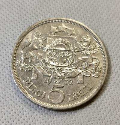 甄臻铺-世界币章拍卖（第46期）送拍享返佣金等优惠多多（1月10日精品场，敬请期待） 拉脱维亚女神5拉特  1932年 835银Ag，直径37mm   质量25g，发行量60w枚，拉脱维亚的经典品种，细节见图