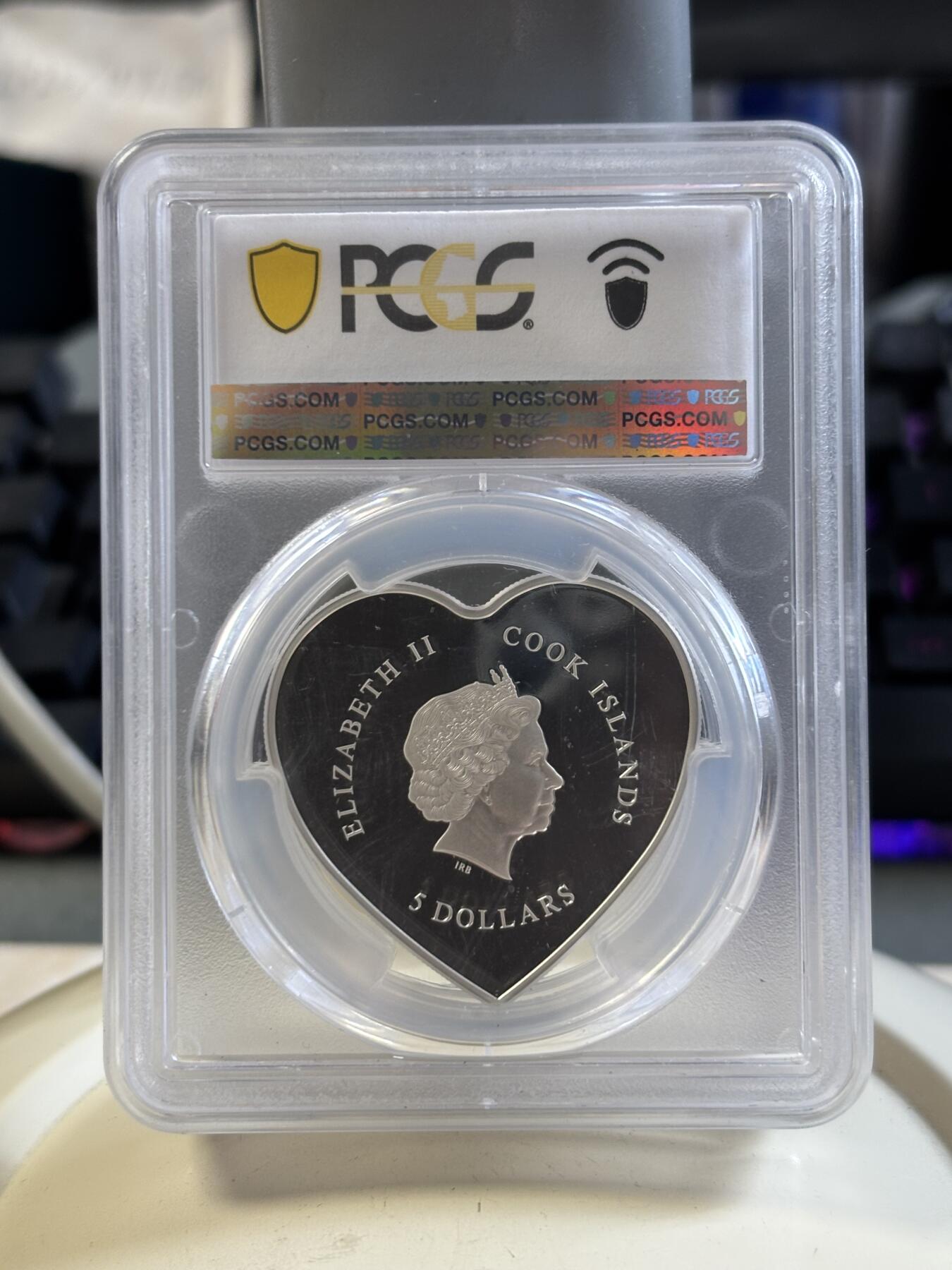 第187期拍卖 库克2023年情人节镶嵌蝴蝶心形彩银币PCGS-PR70无原盒证书，999银，20克，发行2023枚