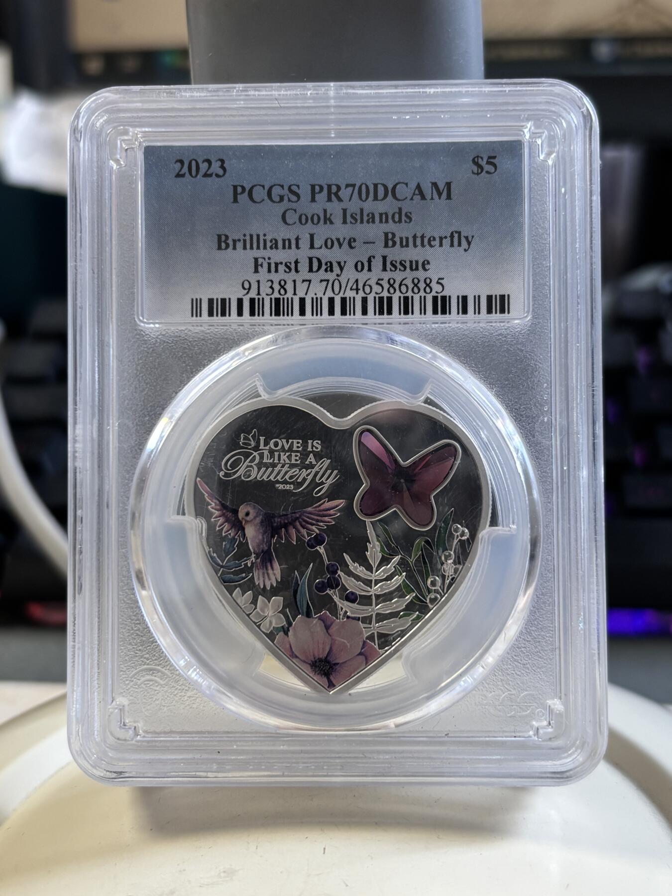 第187期拍卖 库克2023年情人节镶嵌蝴蝶心形彩银币PCGS-PR70无原盒证书，999银，20克，发行2023枚