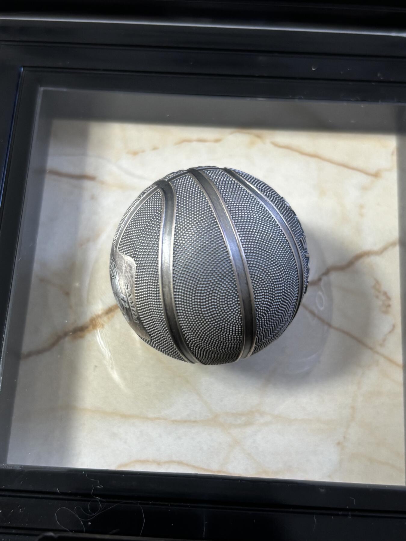 第187期拍卖 萨摩亚2021年篮球1盎司仿古3D立体球形纪念银币，999银，发行999枚