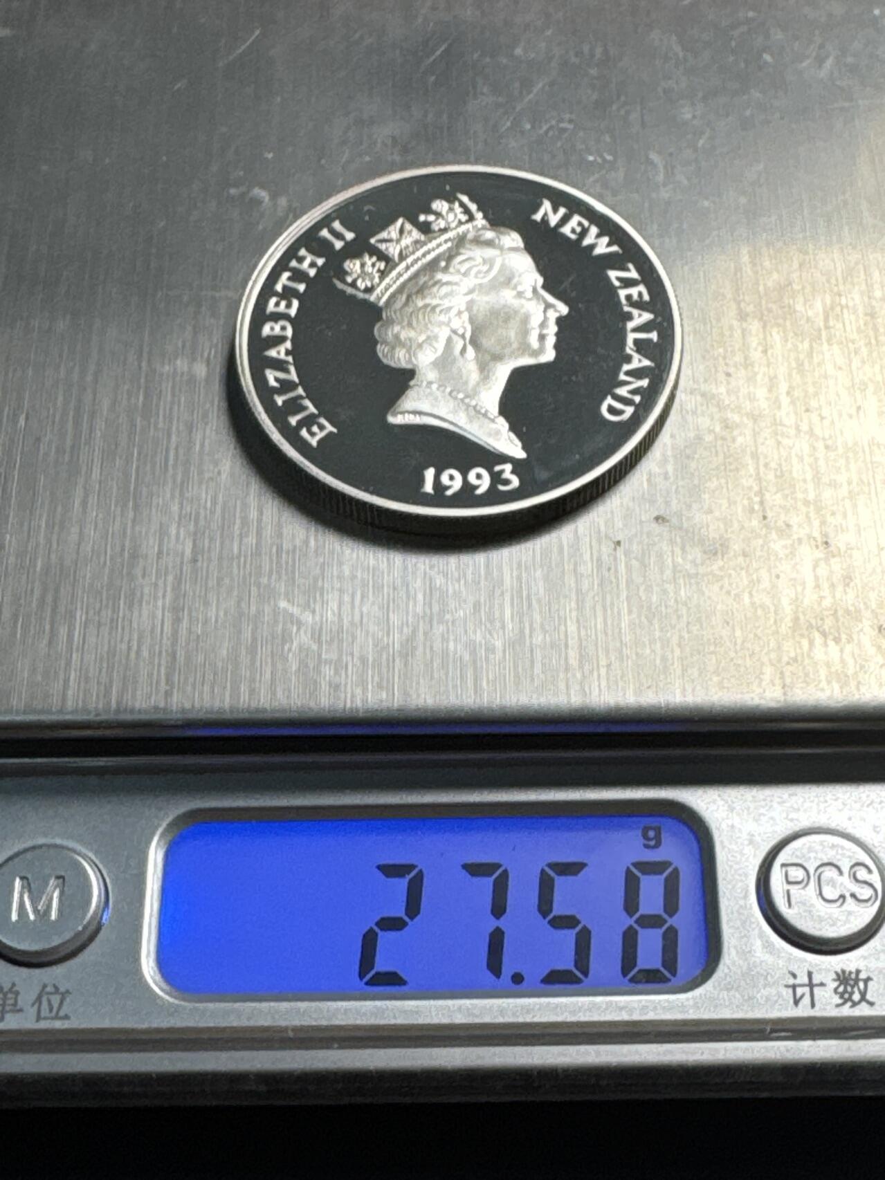 ❤️【币观天下】❤️ 第338期钱币拍卖- 2026.1.9周五晚上6点半场-长期征集拍品 新西兰1993年女王加冕40周年精制银币28.1克