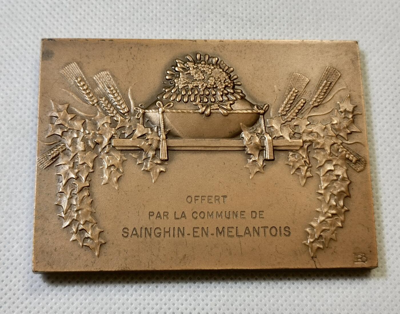 甄臻铺-世界币章拍卖（第46期）送拍享返佣金等优惠多多（1月10日精品场，敬请期待） 法国金婚纪念方型大铜章 186.7克 79.5*57.5mm 丰饶角铜标，细节见图