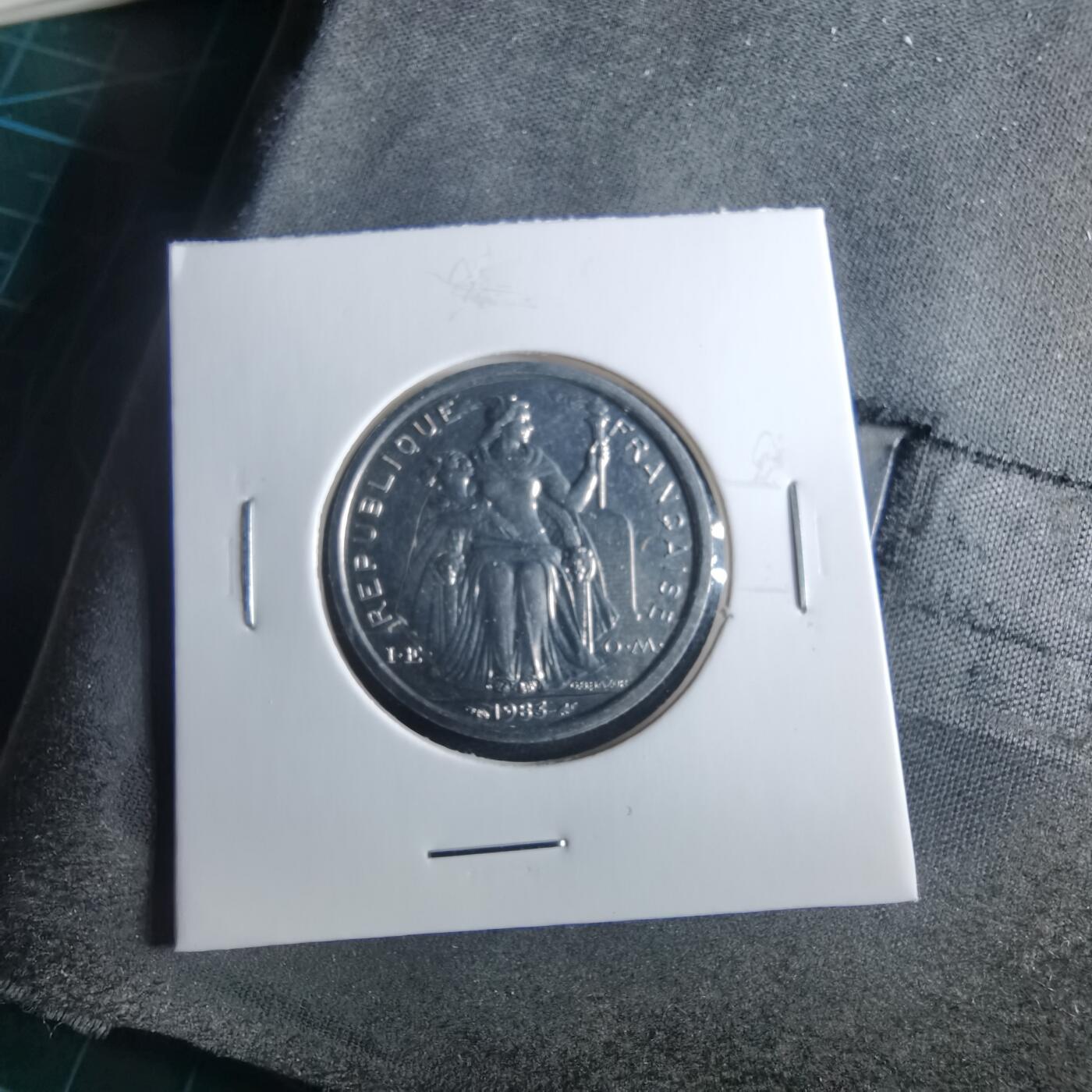 沼泽如烟--第956场 法属新喀里多尼亚1983年2法郎