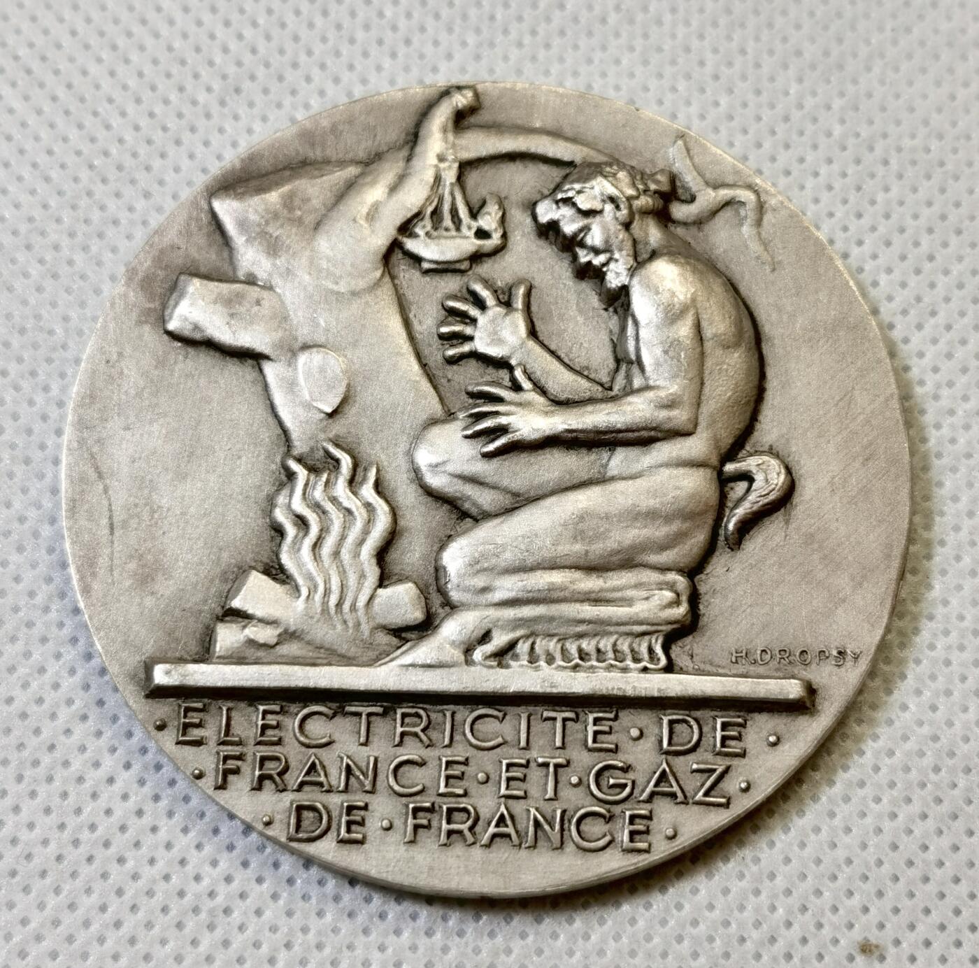 甄臻铺-世界币章拍卖（第46期）送拍享返佣金等优惠多多（1月10日精品场，敬请期待）