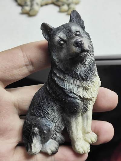 风光无限，精美冰箱贴A - 德国牧羊犬造型的创意磁性树脂冰箱贴‌