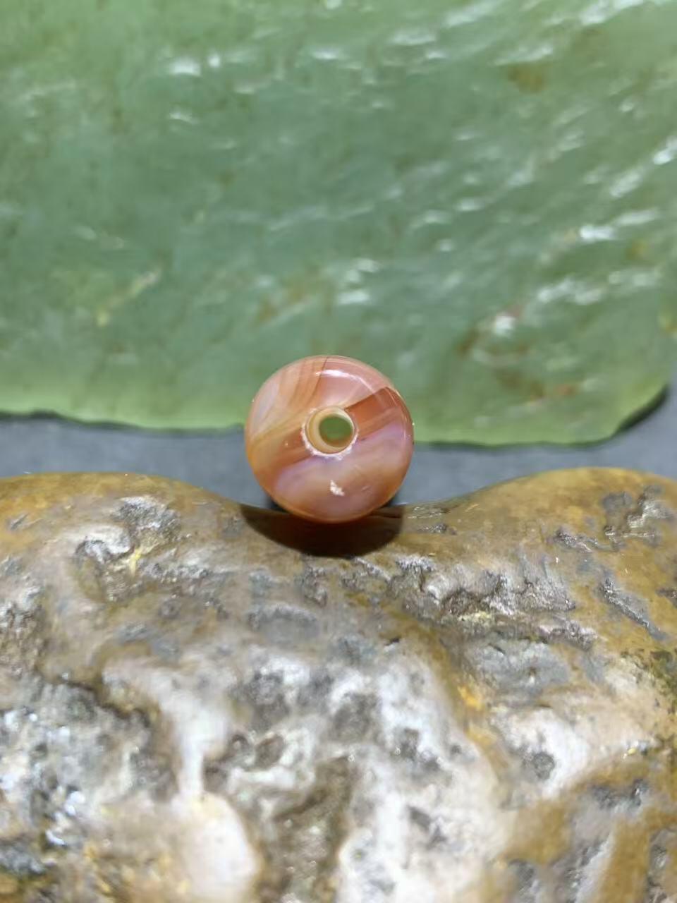 精美天眼纹缠丝玛瑙直桶，桶珠一个，