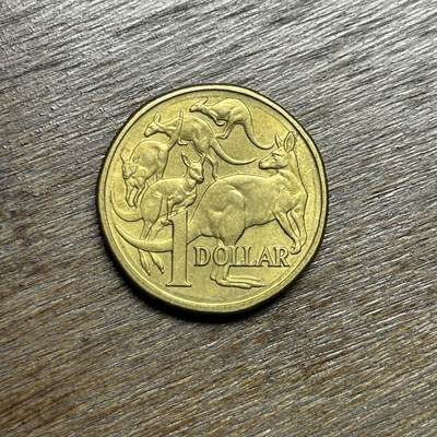 【铜匠收藏】★第135场★散币场，不寄存！！无佣金，30包邮。不满30元，支付5元运费。《接受代拍 代送NGC评级》 - 1983 澳大利亚 女王 袋鼠 1元