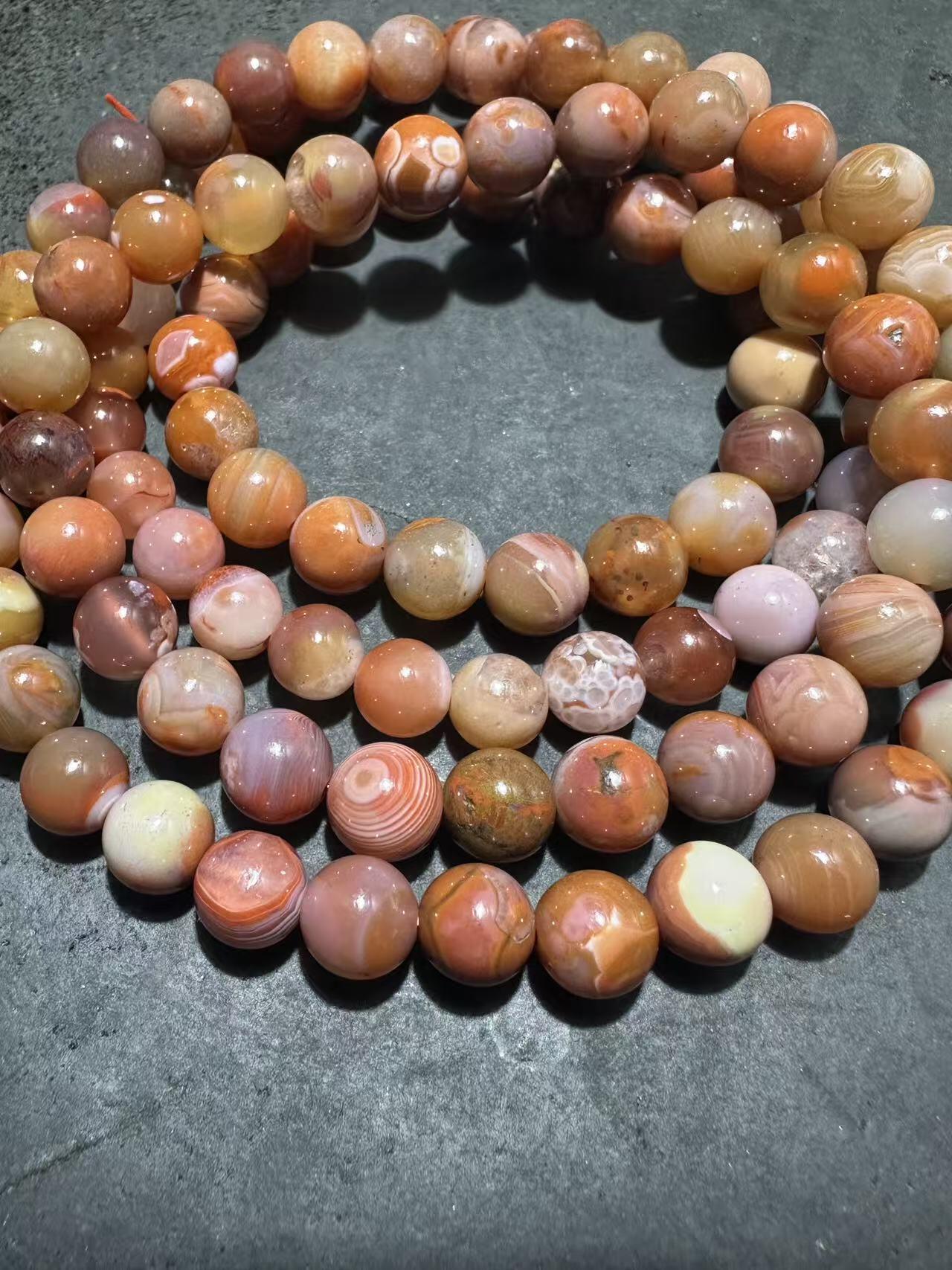 川料南红玛瑙多圈手串一条，