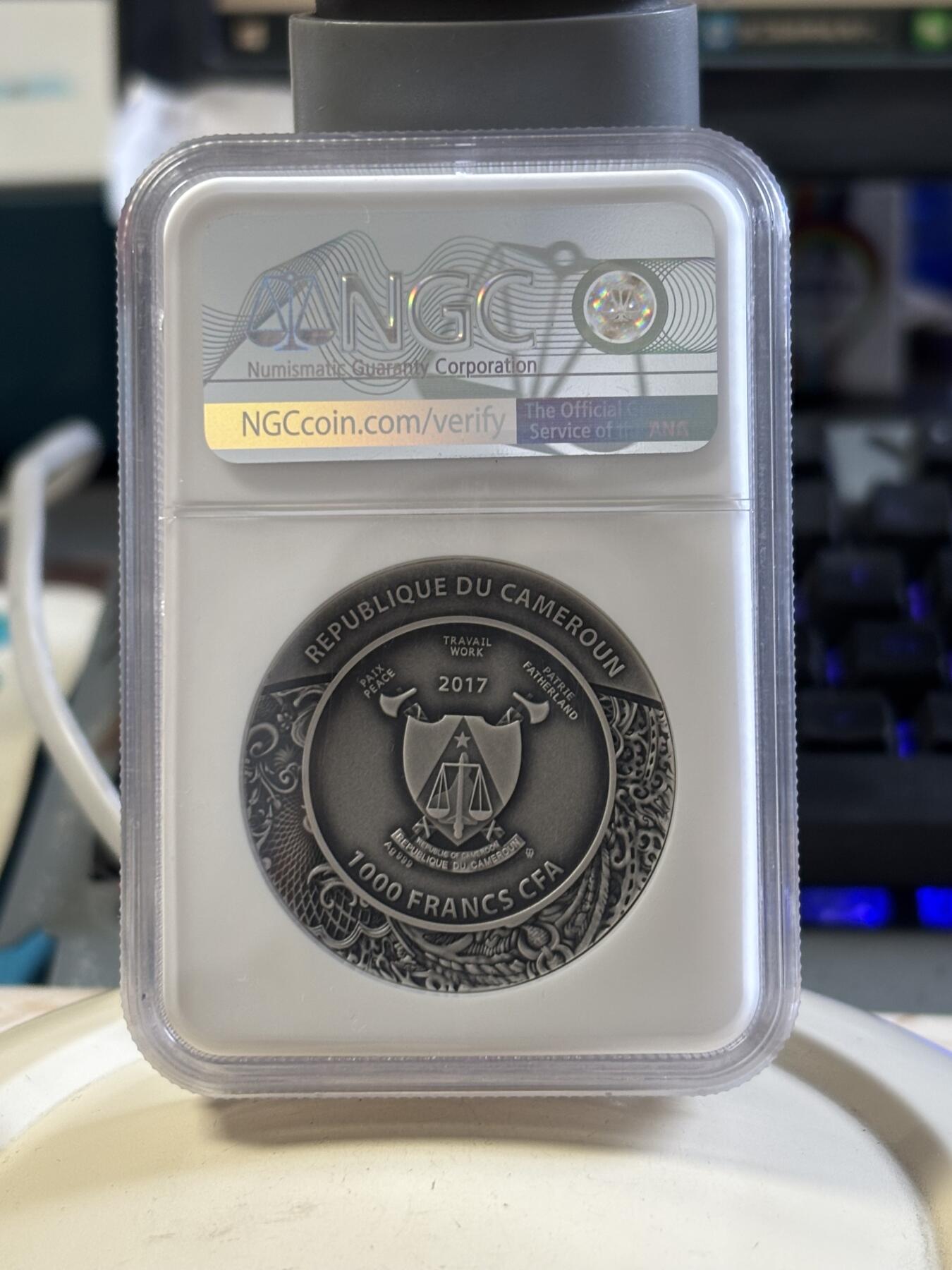 第187期拍卖 喀麦隆2017年藏族雕刻头骨仿古1盎司纪念银币NGC-MS70无盒无证书，999银