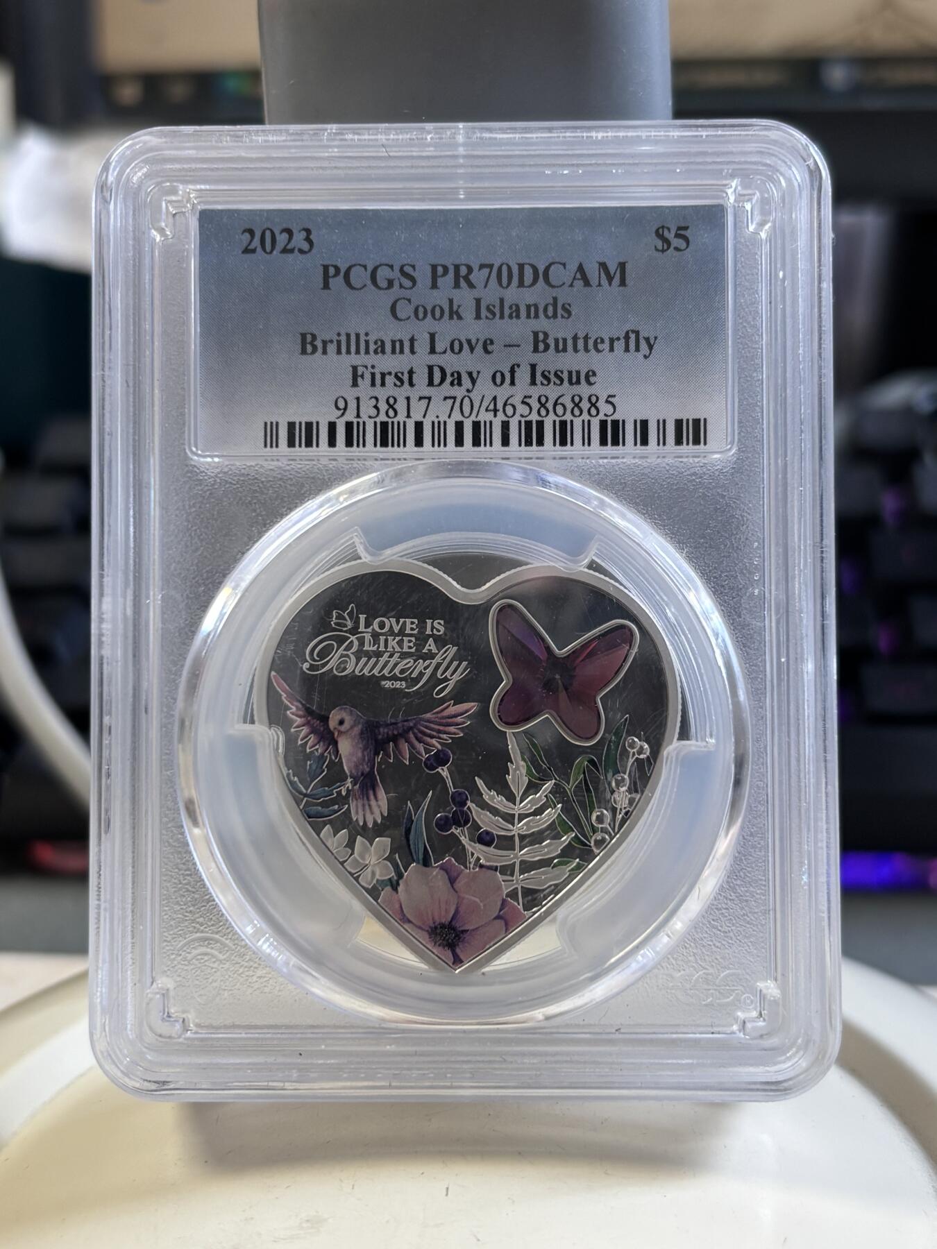 第187期拍卖 库克2023年情人节镶嵌蝴蝶心形彩银币PCGS-PR70无原盒证书，999银，20克，发行2023枚