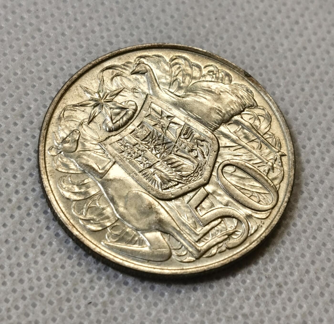 甄臻铺-世界币章拍卖（第46期）送拍享返佣金等优惠多多（1月10日精品场，敬请期待） 澳大利亚1966年女王50分银币，细节见图