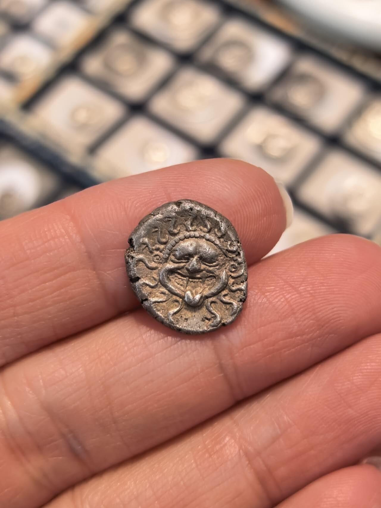 古希腊海妖美杜莎银币