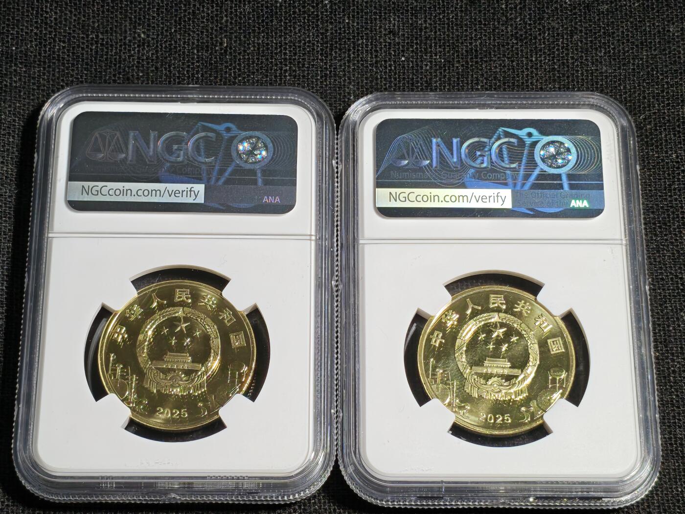 刘世昌艺术品销售中心～虎踞龙蟠*金杨在线联拍群第514期 2025年流通纪念币“京剧艺术-净角”【首日标】（NGC MS9.8PL 串号：8579008-039、040）共2枚。