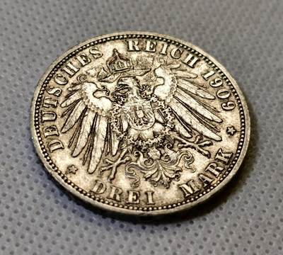 甄臻铺-世界币章拍卖（第46期）送拍享返佣金等优惠多多（1月10日精品场，敬请期待） 德国普鲁士威廉二世，3马克银币，1909年 长翅鹰 流通品种，这枚品相在威二这种流通品相中算不错的，33mm  16.6g，细节见图