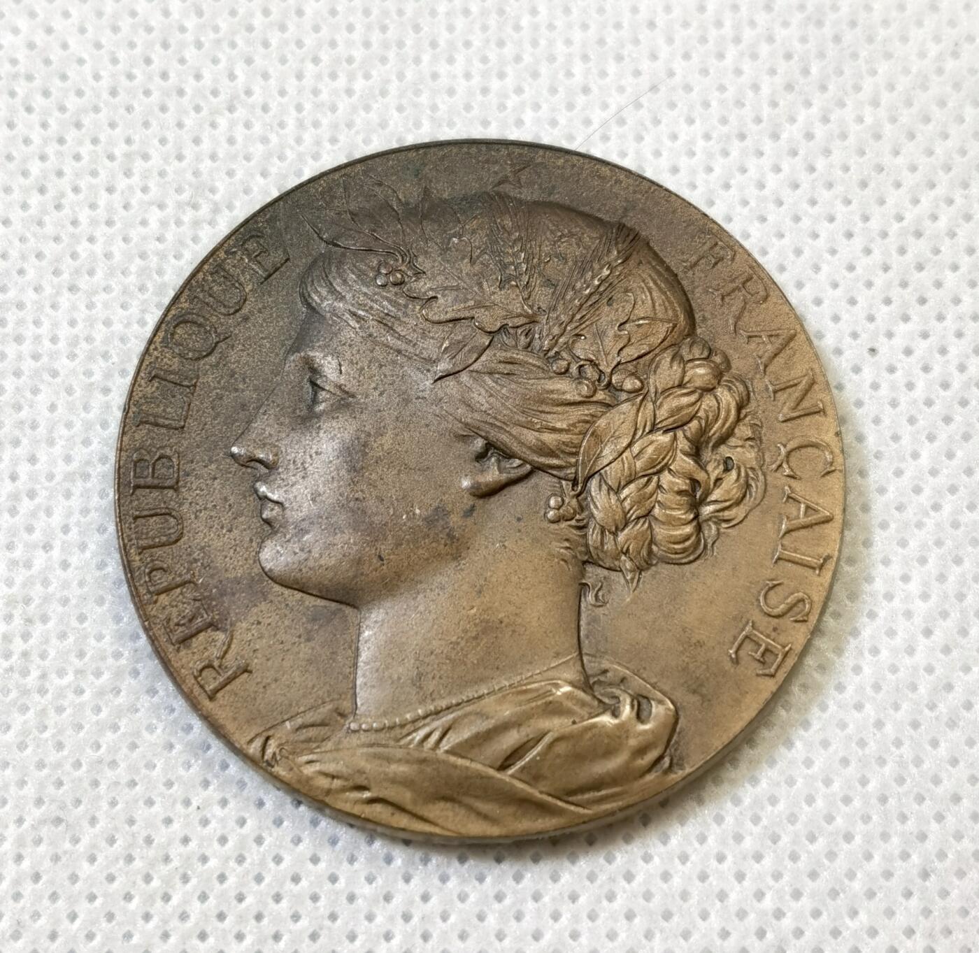 甄臻铺-世界币章拍卖（第46期）送拍享返佣金等优惠多多（1月10日精品场，敬请期待） 法国花环玛丽安娜农业奖章 40mm 29.25g，细节见图