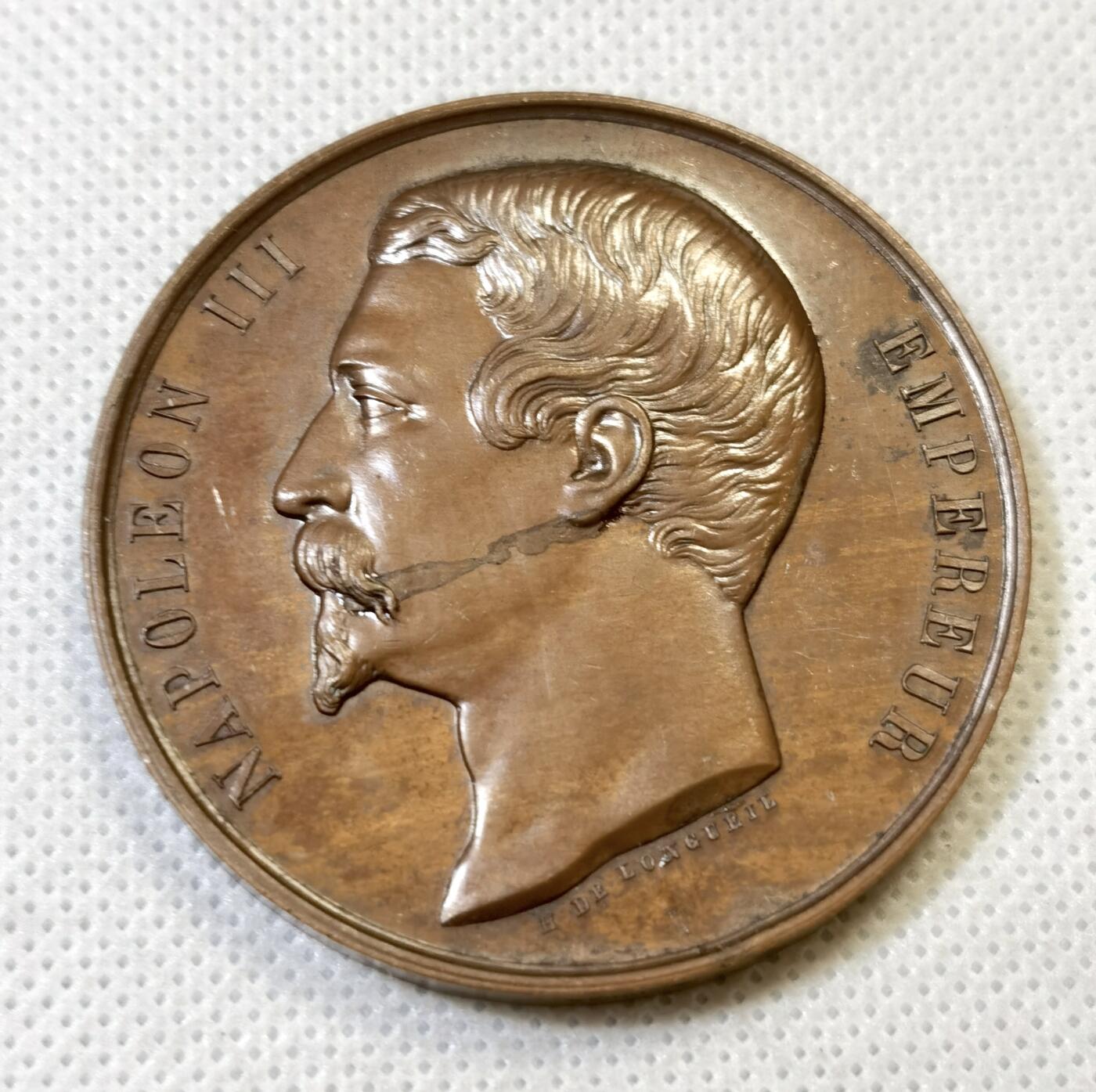 甄臻铺-世界币章拍卖（第46期）送拍享返佣金等优惠多多（1月10日精品场，敬请期待） 1859年拿破仑三世农业铜章 57.8克 50.6mm 手指铜标 脸上有墨，细节见图