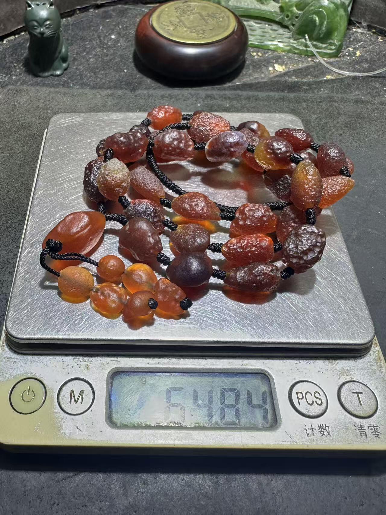 精美天然戈壁阿拉善麻皮樱桃红项链一条 ，