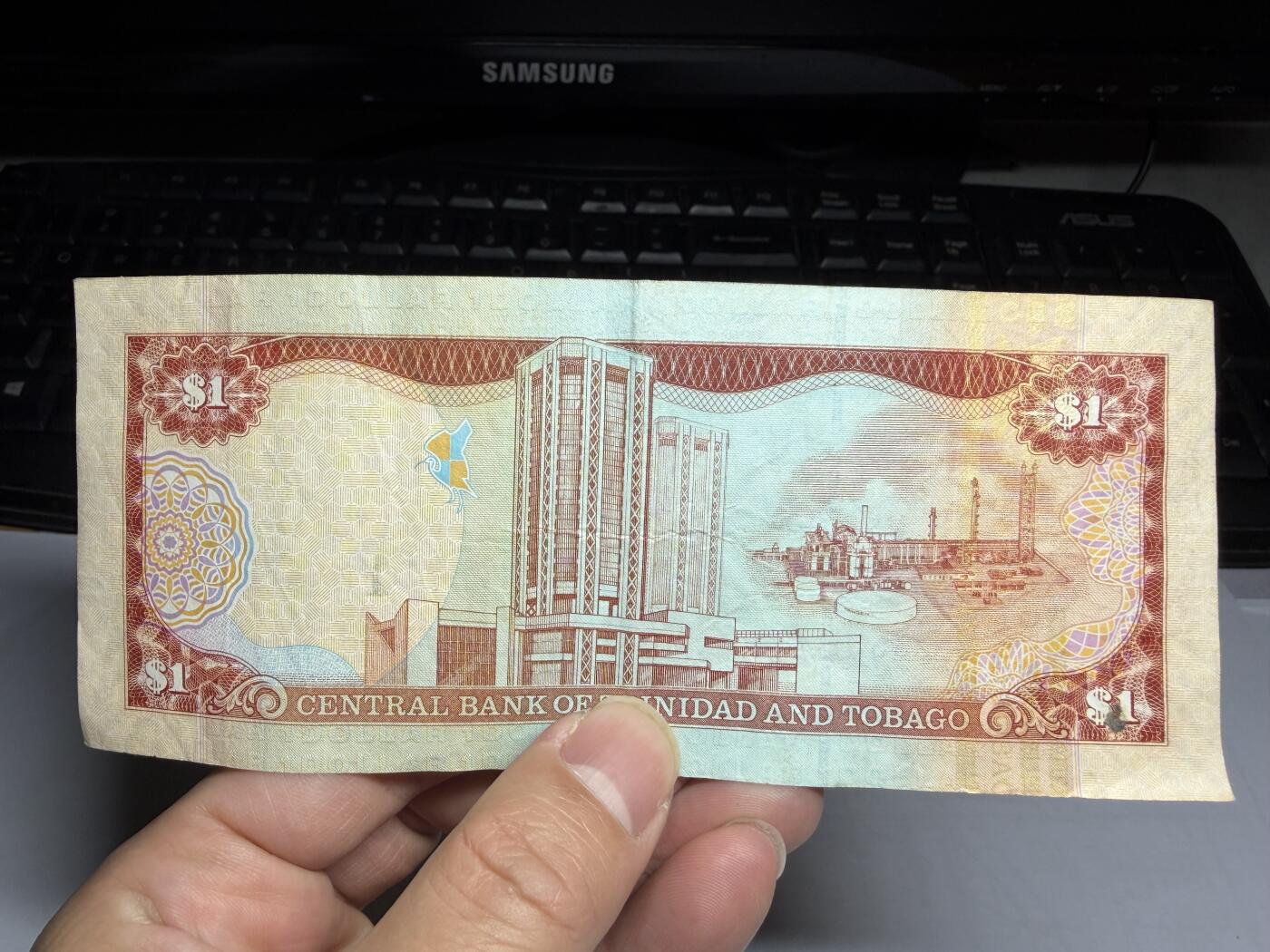 2026年集古藏今外币拍卖第一期-第3场—（总第300拍-纸币专场），本期拍完结算一次，发货时间2-3天，休息几天后继续新的一期拍卖。 2006年特立尼达和多巴哥一元