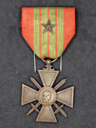 凯旋世界勋赏（第21期冬季大拍）（欢迎送拍）（对拍品有疑问请询问客服，不接受到手刀，出价默认拍品品相。请认真阅读拍卖规则！出价默认已认可！）（收到货请录制开箱视频，无视频概不处理问题。） - 法国二战战争十字奖章