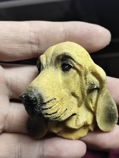 风光无限，精美冰箱贴A - 寻血猎犬造型的创意磁性树脂冰箱贴‌