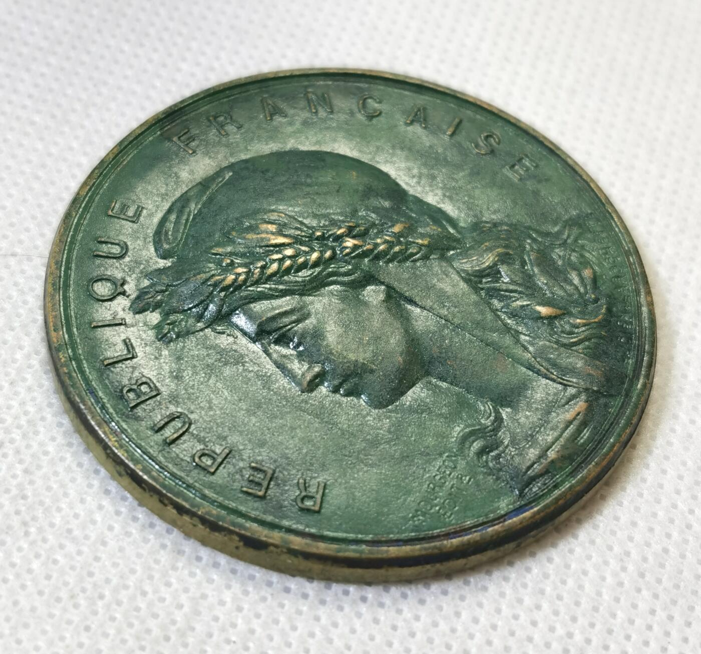 甄臻铺-世界币章拍卖（第46期）送拍享返佣金等优惠多多（1月10日精品场，敬请期待） 法国Larochette版玛丽安娜 50.8mm 62g 无边铭，细节见图