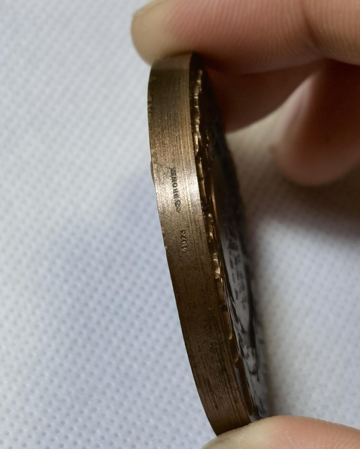 甄臻铺-世界币章拍卖（第46期）送拍享返佣金等优惠多多（1月10日精品场，敬请期待） 1973年法国参议员赠大铜章 50mm 70.6g，细节见图