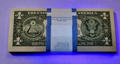 甄臻铺-世界币章拍卖（第46期）送拍享返佣金等优惠多多（1月10日精品场，敬请期待） 2017年美国1美元 全新原封整刀100张连号 尾号含999、988 保值增值 投资收藏佳品