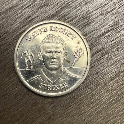 【铜匠收藏】★第135场★散币场，不寄存！！无佣金，30包邮。不满30元，支付5元运费。《接受代拍 代送NGC评级》 - 2004 英格兰足球国家队 主力前锋 鲁尼 纪念章