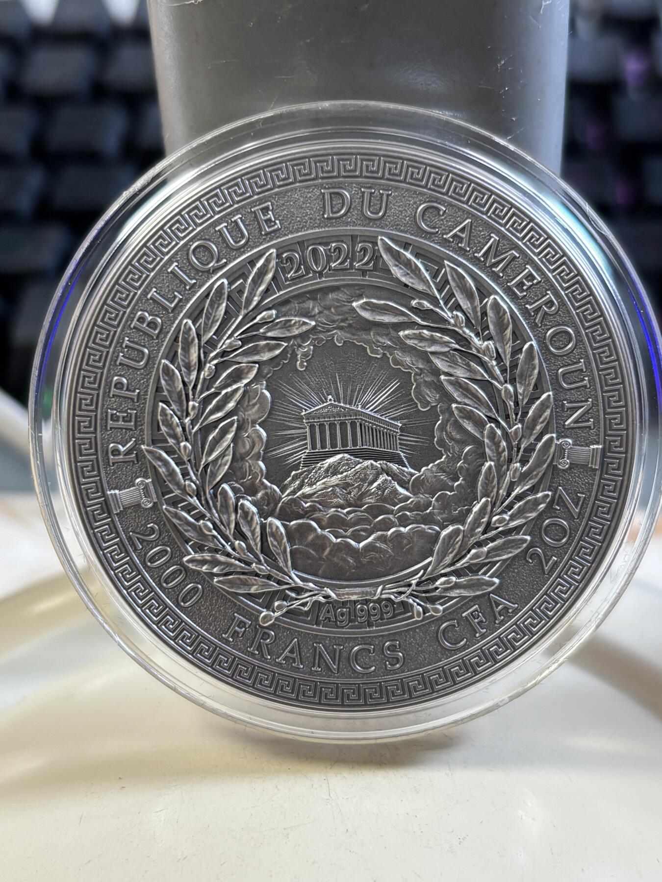 第187期拍卖 喀麦隆2022年希腊神话爱神阿芙罗狄蒂2盎司纪念银币，999银，发行量500枚