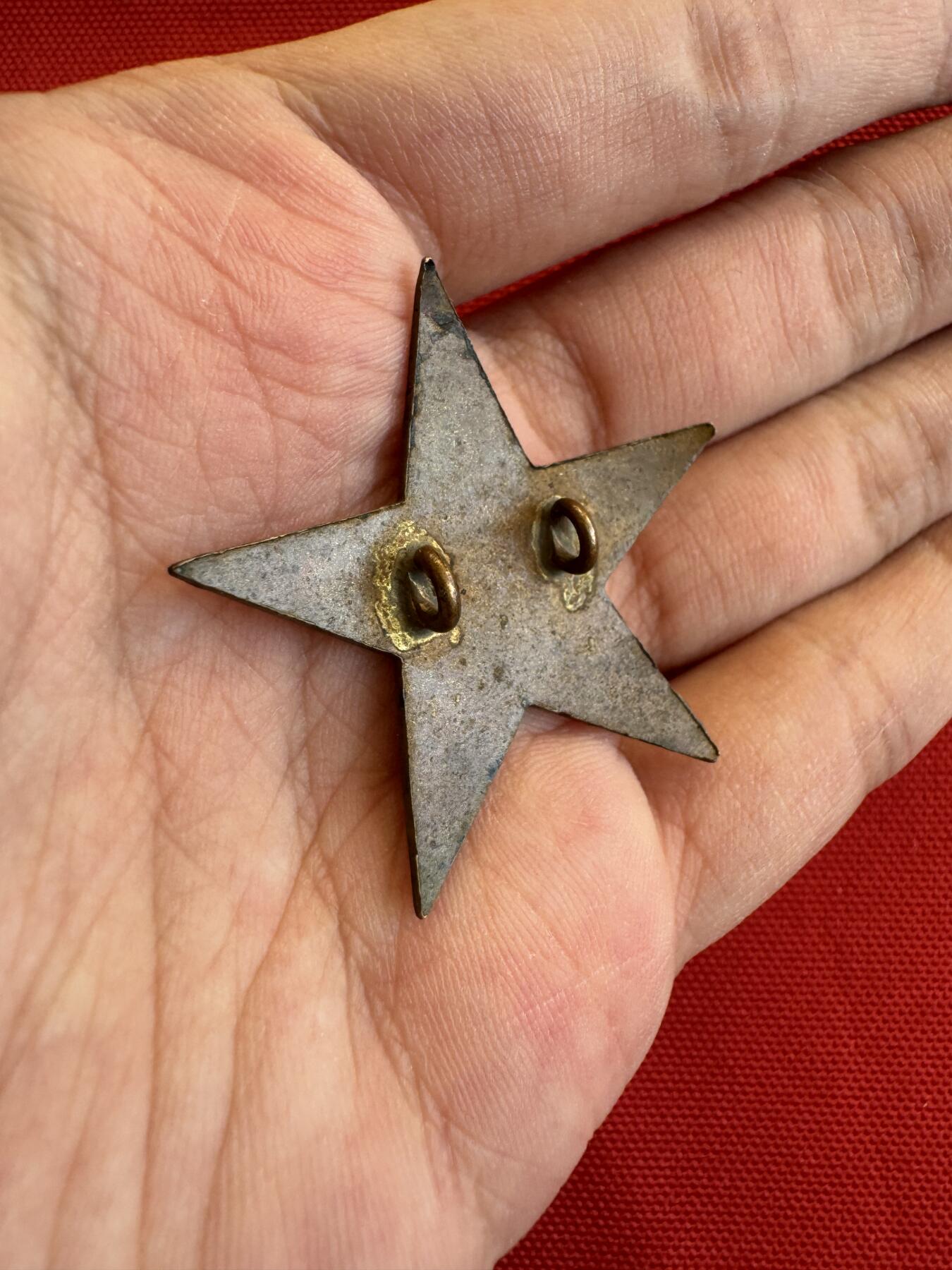 五哥徽章群   7号周三晚上八点4群联拍