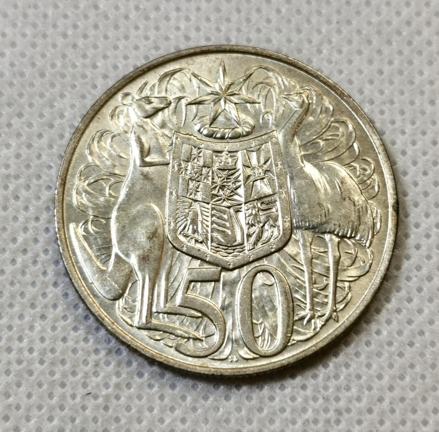 甄臻铺-世界币章拍卖（第46期）送拍享返佣金等优惠多多（1月10日精品场，敬请期待） 澳大利亚1966年女王50分银币，细节见图