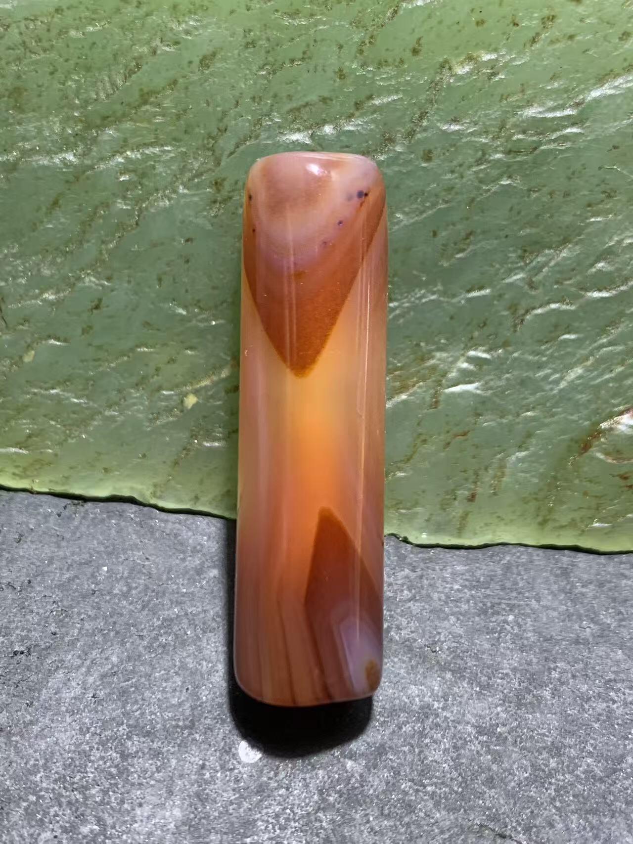 精美天眼纹缠丝玛瑙直桶，桶珠一个，