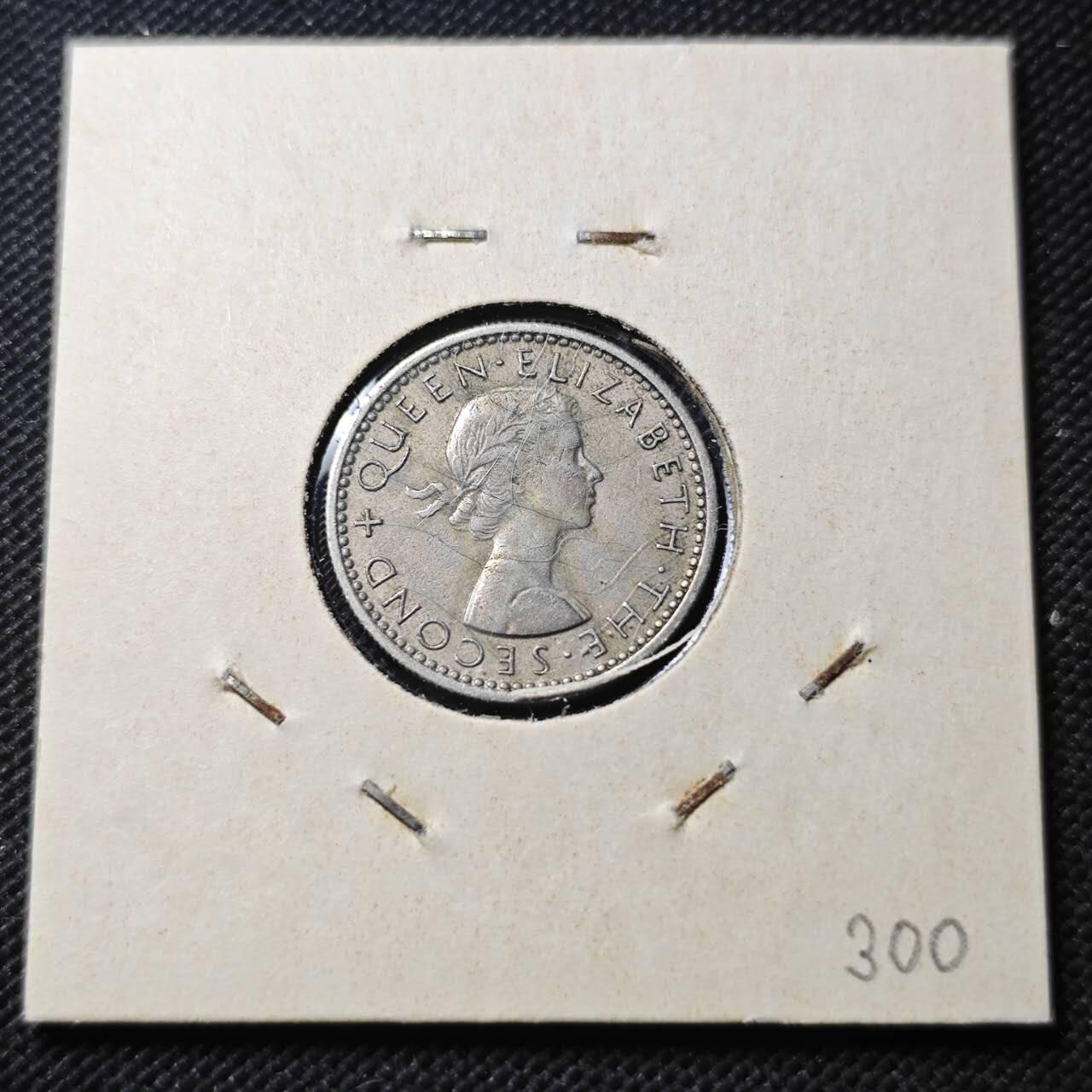 KK钱币收藏小铺  第399期  百期特拍（四拍之三）2月预留时间 周末发货   1957罗得西亚和尼亚萨兰6便士 