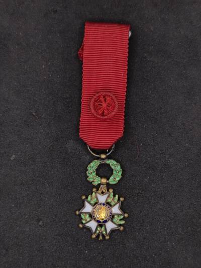 凯旋世界勋赏（第21期冬季大拍）（欢迎送拍）（对拍品有疑问请询问客服，不接受到手刀，出价默认拍品品相。请认真阅读拍卖规则！出价默认已认可！）（收到货请录制开箱视频，无视频概不处理问题。） - 第五共和国军官级mini荣誉军团勋章