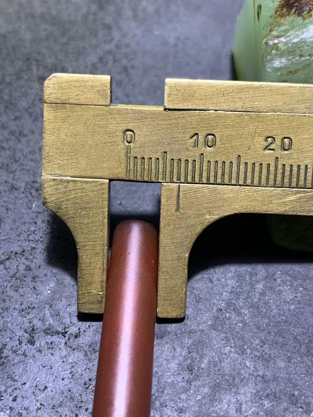 精美高玉化酒红色缠丝玛瑙随形直桶，桶珠一颗